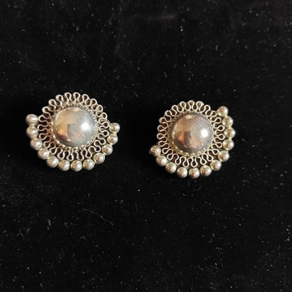 Vintage* 50s Sterling Silver Clip-on Earrings. Mexico - Picture 1 of 6